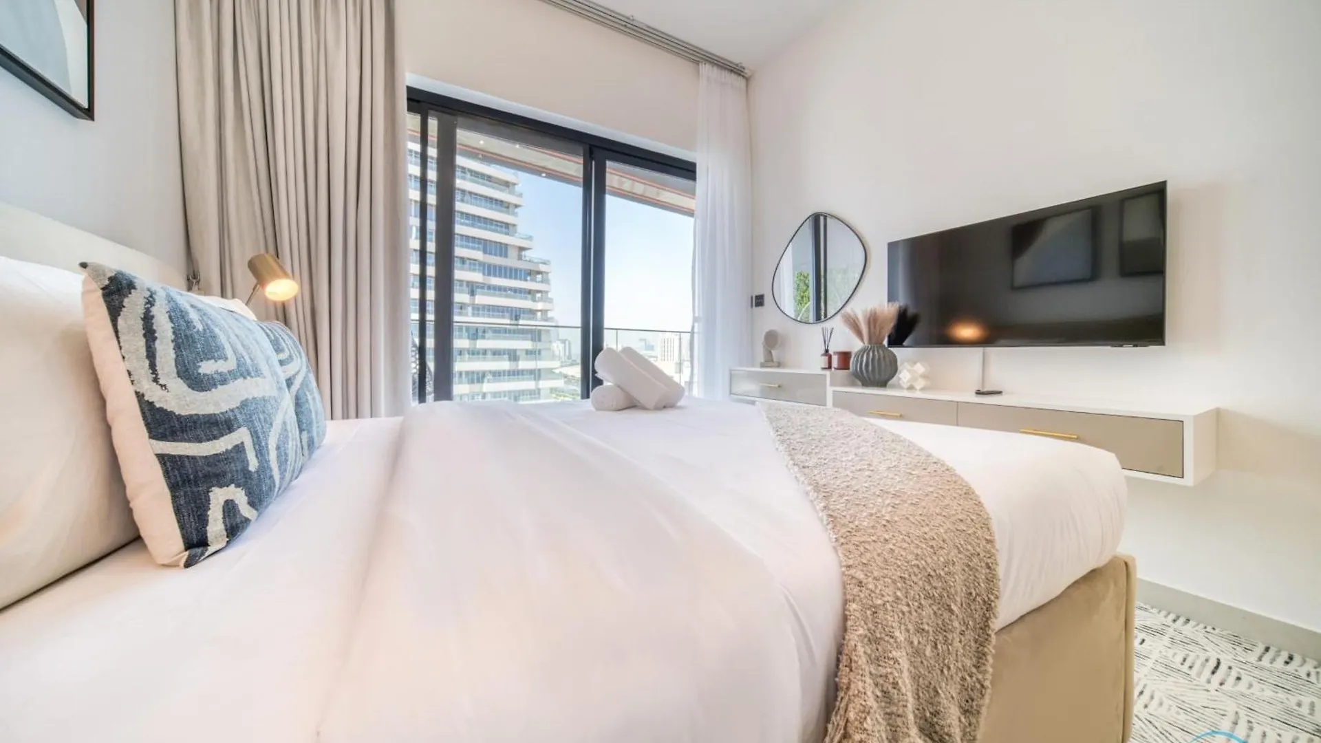 Refined 1Br At Binghatti Creek Al Jadaf By Deluxe Holiday Homes Dubai Apartment