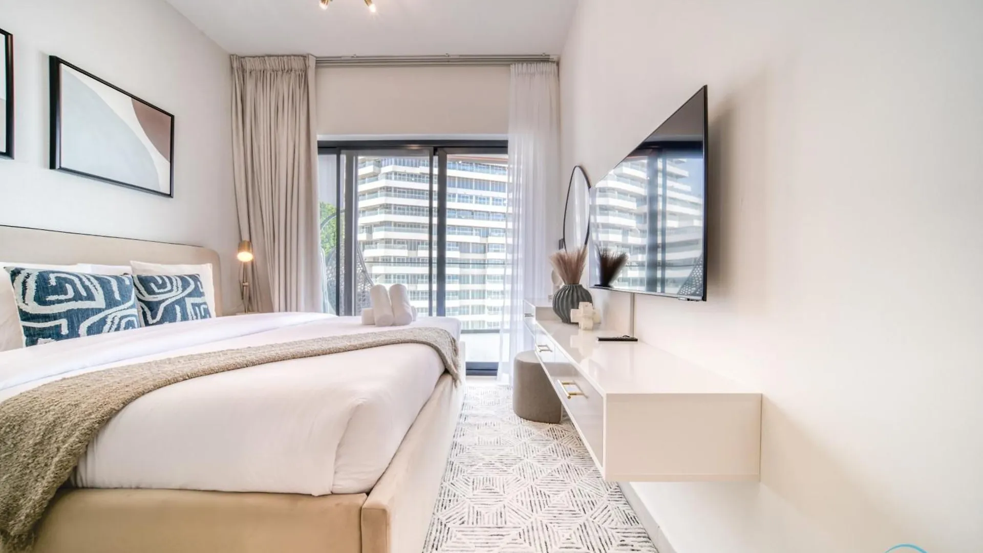 Refined 1Br At Binghatti Creek Al Jadaf By Deluxe Holiday Homes Dubai United Arab Emirates