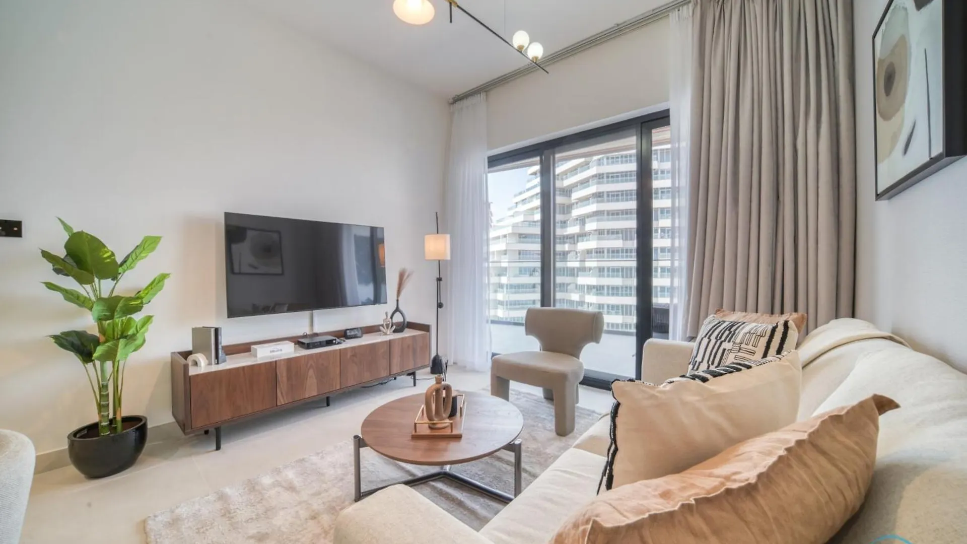 Refined 1Br At Binghatti Creek Al Jadaf By Deluxe Holiday Homes Dubai